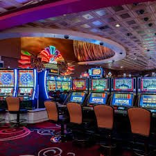 tt777 apk mobile Casino Hold'em interface showing betting controls and dealer cards